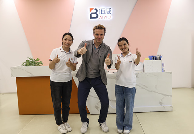 Global customers visiting Baiwei factory